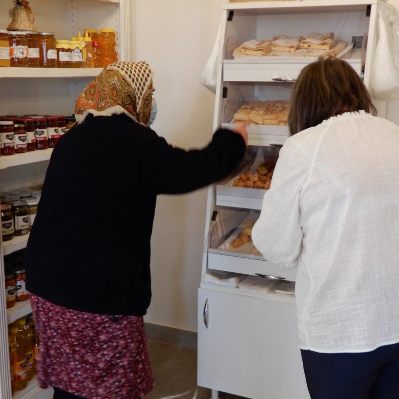 Megnyílt az Apáti Ízek Kereskedőház 49